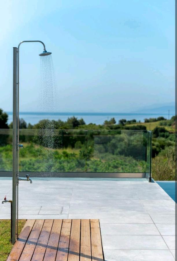 Kefalonia Stone Villas - Villa Petros Kefalonica トラペザキ エクステリア 写真